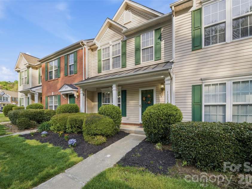 12235 Jessica Place, Charlotte, NC 28269.  MLS# CAR4368633, YatesRealty ID 15499. 