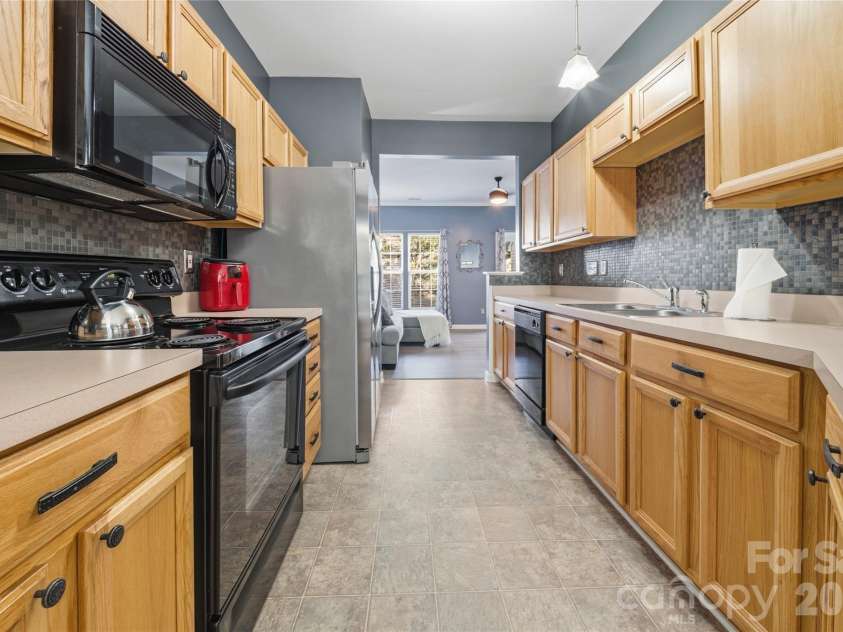 12235 Jessica Place, Charlotte, NC 28269.  MLS# CAR4368633, YatesRealty ID 15499. 