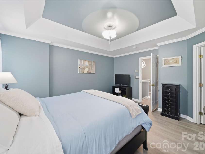 12235 Jessica Place, Charlotte, NC 28269.  MLS# CAR4368633, YatesRealty ID 15499. 