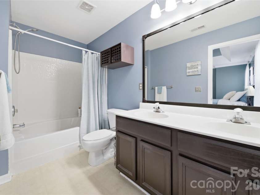 12235 Jessica Place, Charlotte, NC 28269.  MLS# CAR4368633, YatesRealty ID 15499. 