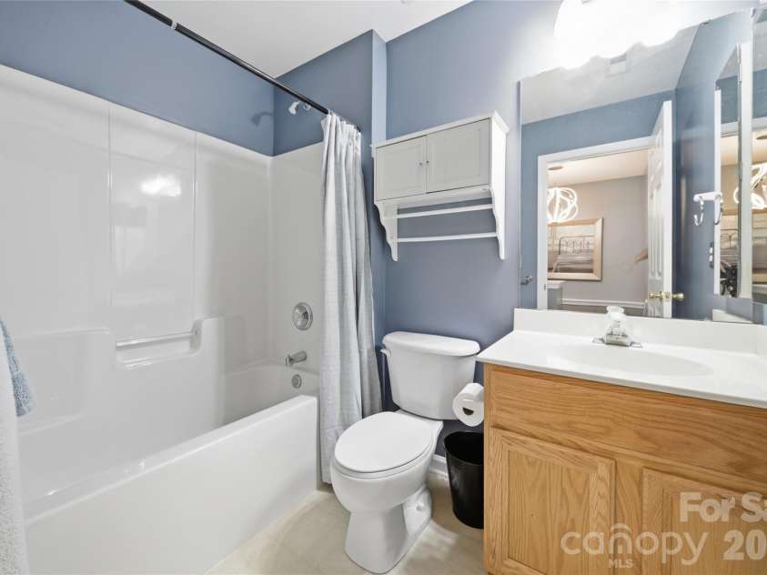 12235 Jessica Place, Charlotte, NC 28269.  MLS# CAR4368633, YatesRealty ID 15499. 
