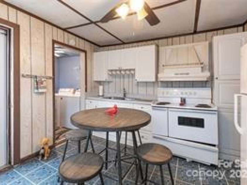 20 Homewood Drive, Asheville, NC 28803.  MLS# CAR4264193, YatesRealty ID 15499. Kitchen