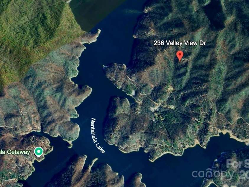 236 Valleyview Drive, Topton, NC 28781.  MLS# CAR4279274, YatesRealty ID 155. Minutes to Lake Nantahala!