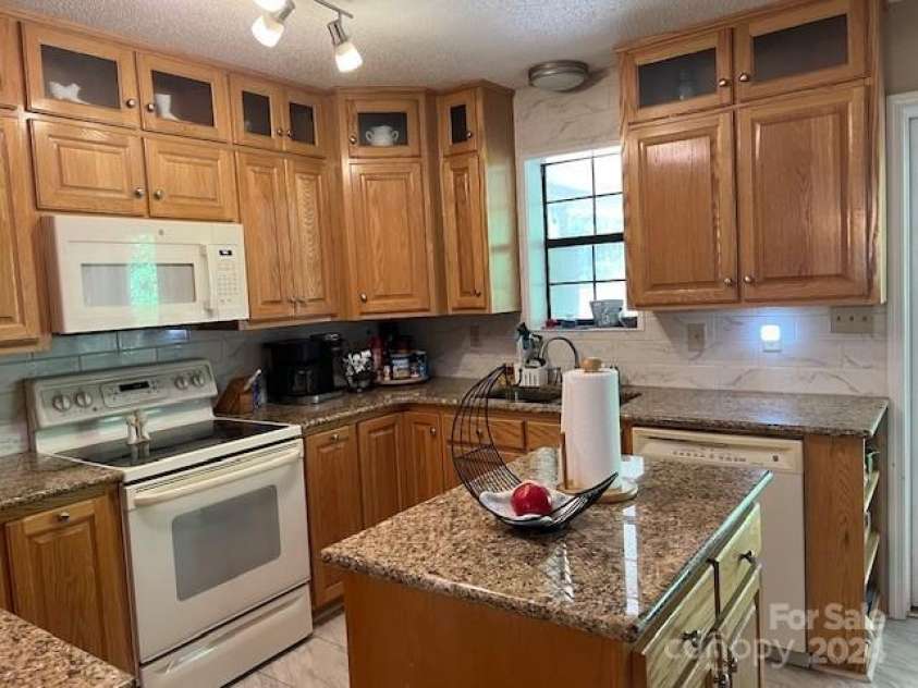 8623 Hwy 226 South, Nebo, NC 28761.  MLS# CAR4163300, YatesRealty ID 155. 