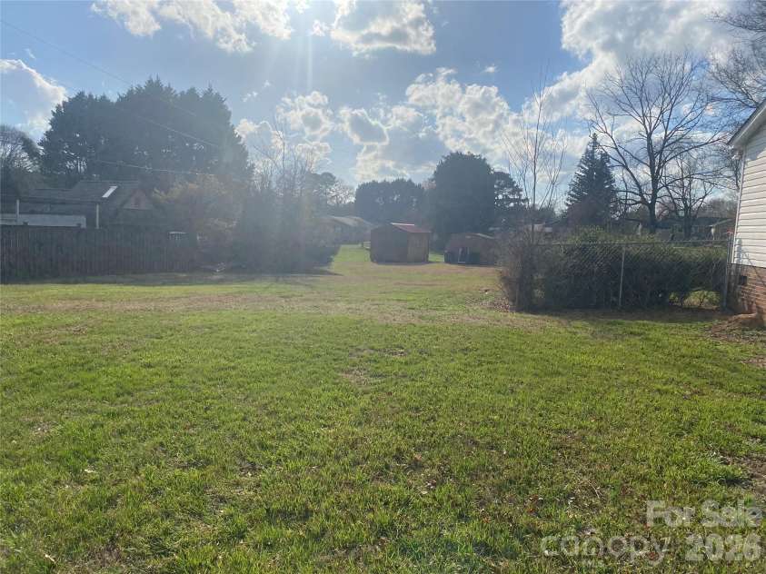 1011 Kiser Dairy Road, Dallas, NC 28034.  MLS# CAR4351414, YatesRealty ID 15500. 