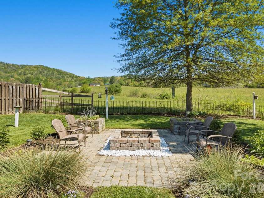 497 English Oak Road, Fletcher, NC 28732.  MLS# CAR4367697, YatesRealty ID 15501. 