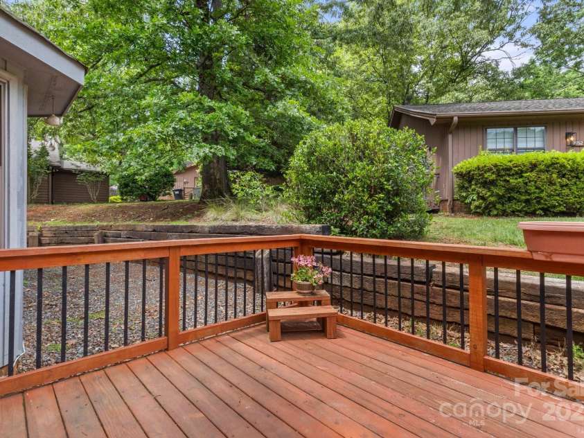 2750 Victory Court, Fort Mill, SC 29715.  MLS# CAR4257448, YatesRealty ID 15502. 
