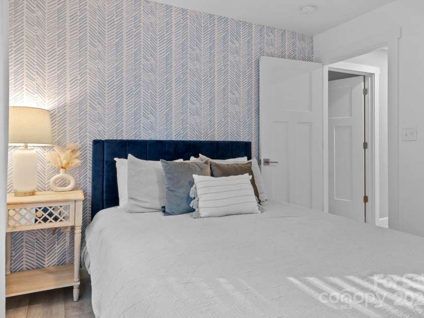 15 Old Fort Road, Fairview, NC 28730.  MLS# CAR4174363, YatesRealty ID 15503. 