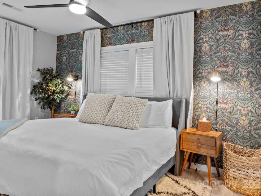 15 Old Fort Road, Fairview, NC 28730.  MLS# CAR4174363, YatesRealty ID 15503. 