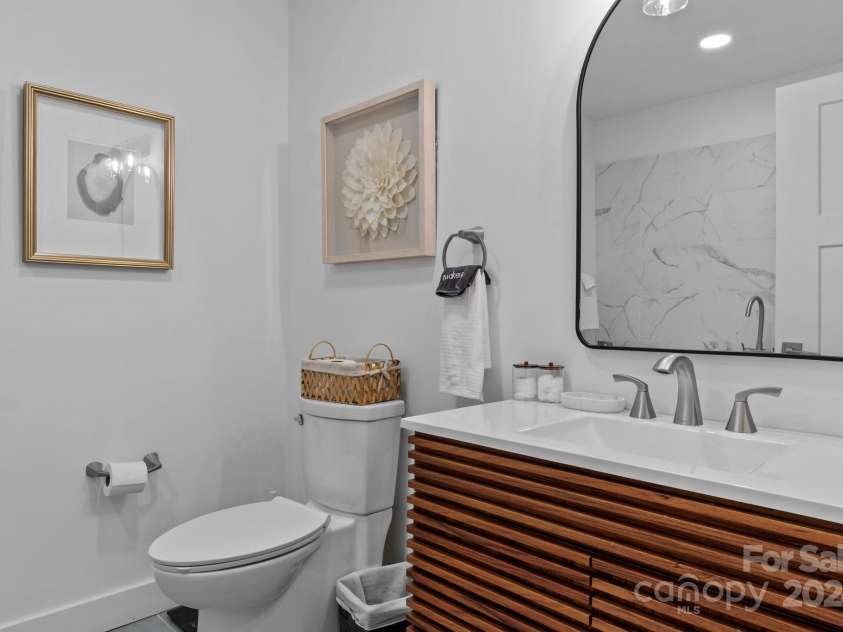 15 Old Fort Road, Fairview, NC 28730.  MLS# CAR4174363, YatesRealty ID 15503. 