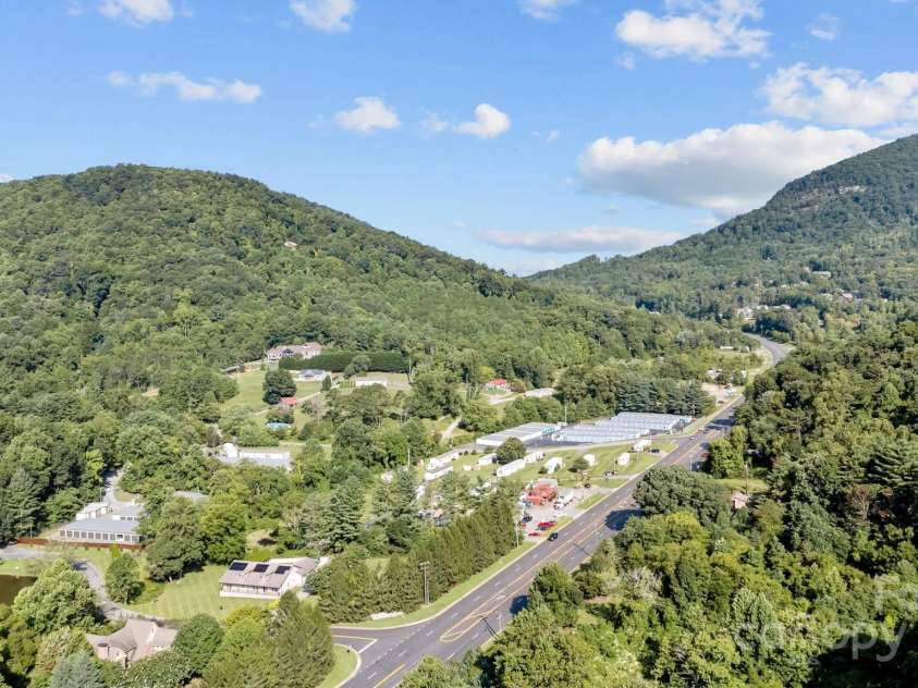 15 Old Fort Road, Fairview, NC 28730.  MLS# CAR4174363, YatesRealty ID 15503. 