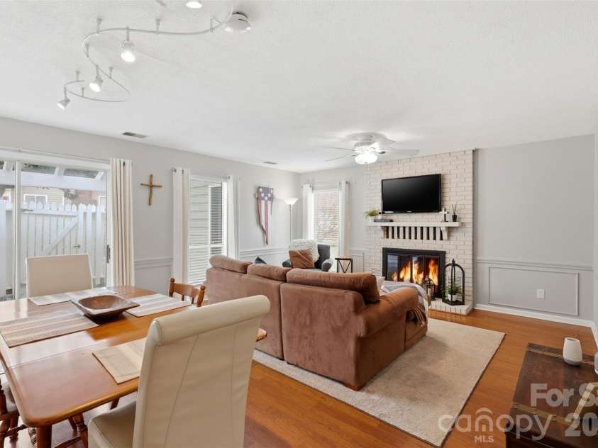 910 Sardis Cove Drive, Charlotte, NC 28270.  MLS# CAR4352673, YatesRealty ID 15503. 