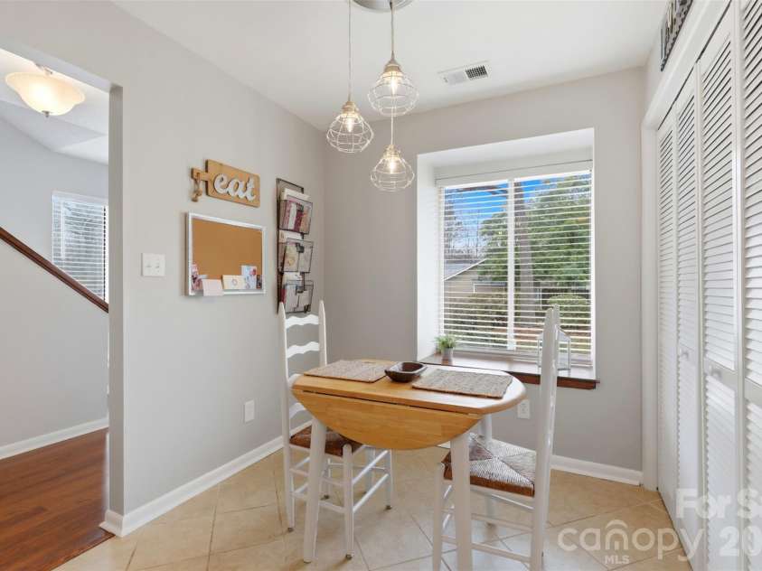 910 Sardis Cove Drive, Charlotte, NC 28270.  MLS# CAR4352673, YatesRealty ID 15503. 
