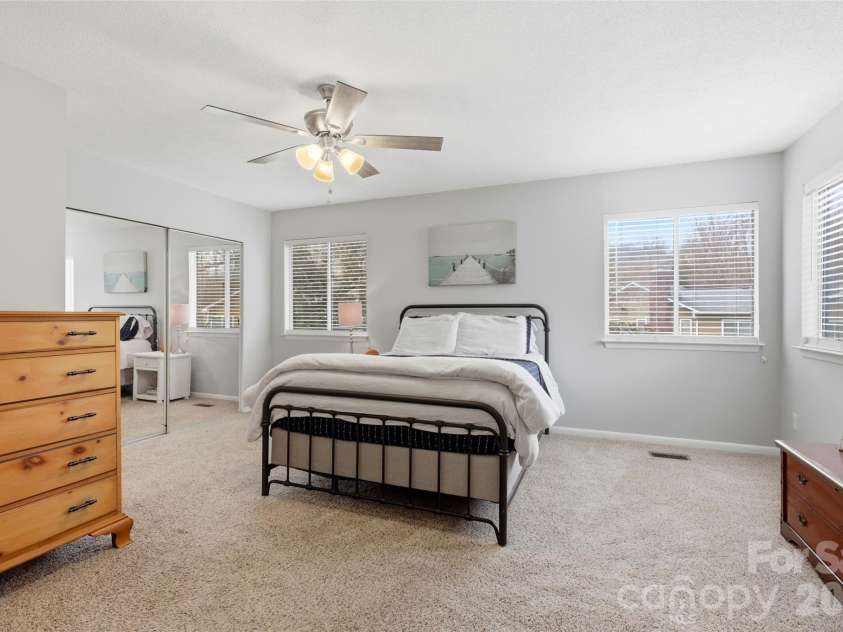 910 Sardis Cove Drive, Charlotte, NC 28270.  MLS# CAR4352673, YatesRealty ID 15503. 