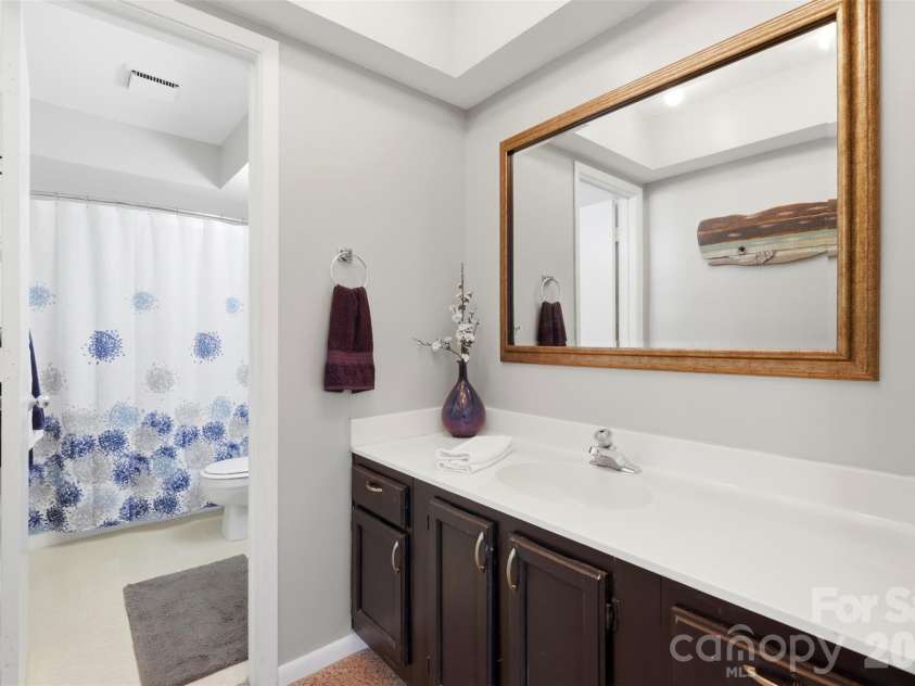 910 Sardis Cove Drive, Charlotte, NC 28270.  MLS# CAR4352673, YatesRealty ID 15503. 