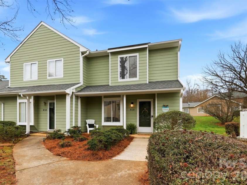 910 Sardis Cove Drive, Charlotte, NC 28270.  MLS# CAR4352673, YatesRealty ID 15503. 910 Sardis Cove Rd. 