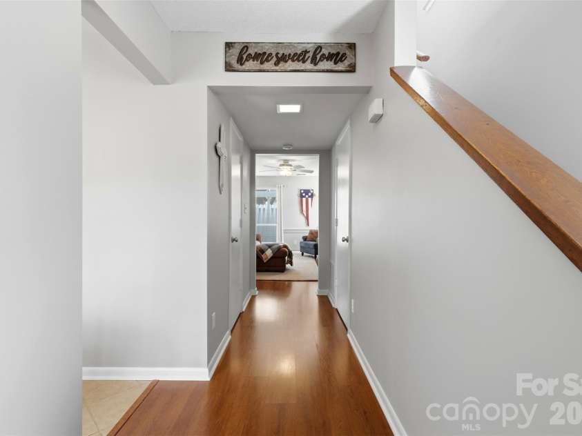 910 Sardis Cove Drive, Charlotte, NC 28270.  MLS# CAR4352673, YatesRealty ID 15503. Front Entrance