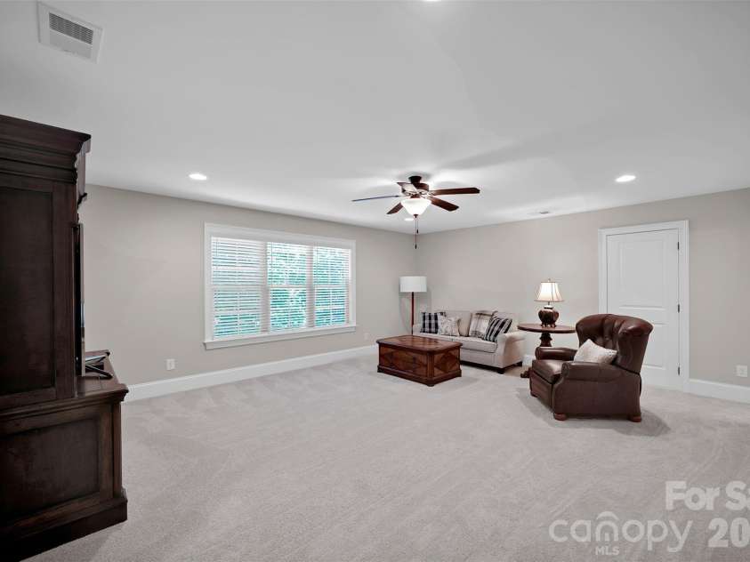 2365 Shiny Leaf Drive, Denver, NC 28037.  MLS# CAR4367891, YatesRealty ID 15504. 
