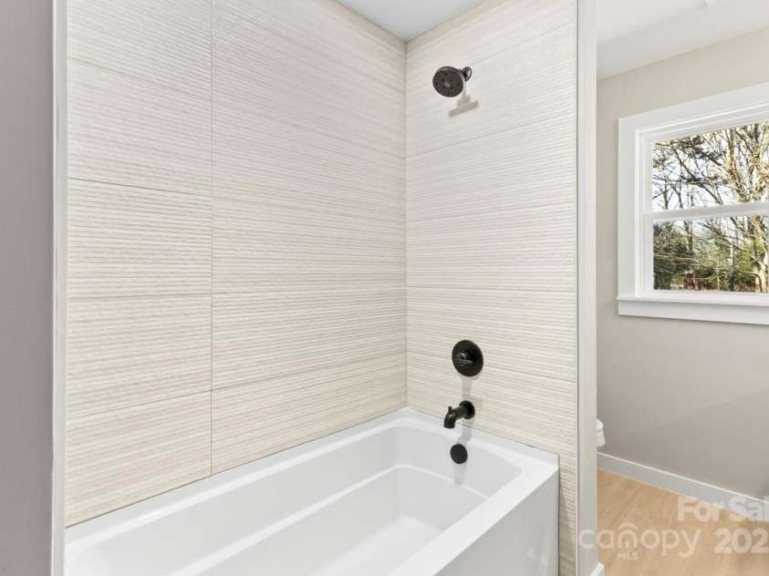 7816 Wallace Lane, Charlotte, NC 28212.  MLS# CAR4241119, YatesRealty ID 15504. 