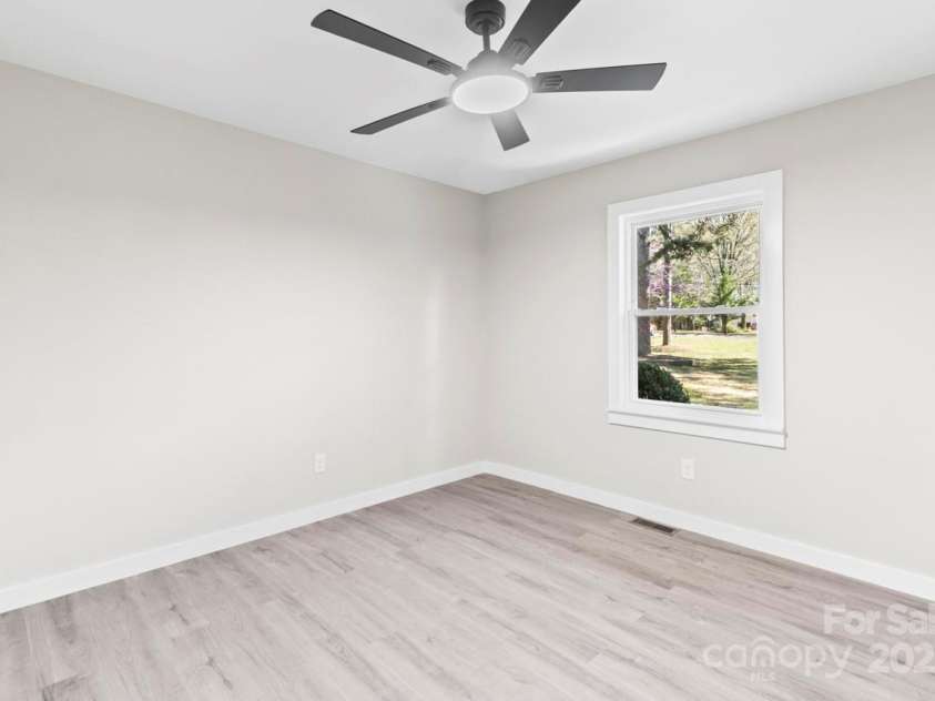 7816 Wallace Lane, Charlotte, NC 28212.  MLS# CAR4241119, YatesRealty ID 15504. 