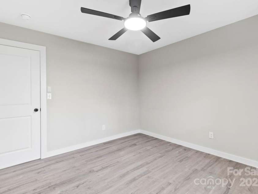 7816 Wallace Lane, Charlotte, NC 28212.  MLS# CAR4241119, YatesRealty ID 15504. 