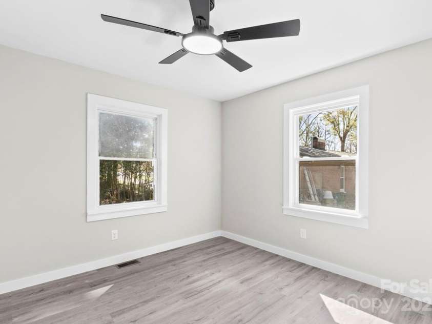 7816 Wallace Lane, Charlotte, NC 28212.  MLS# CAR4241119, YatesRealty ID 15504. 
