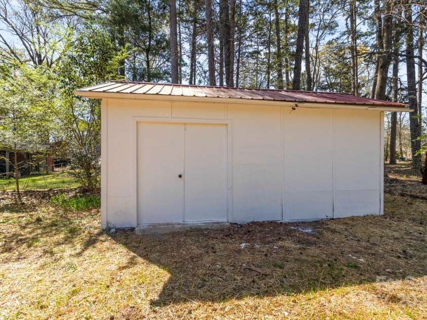 7816 Wallace Lane, Charlotte, NC 28212.  MLS# CAR4241119, YatesRealty ID 15504. 