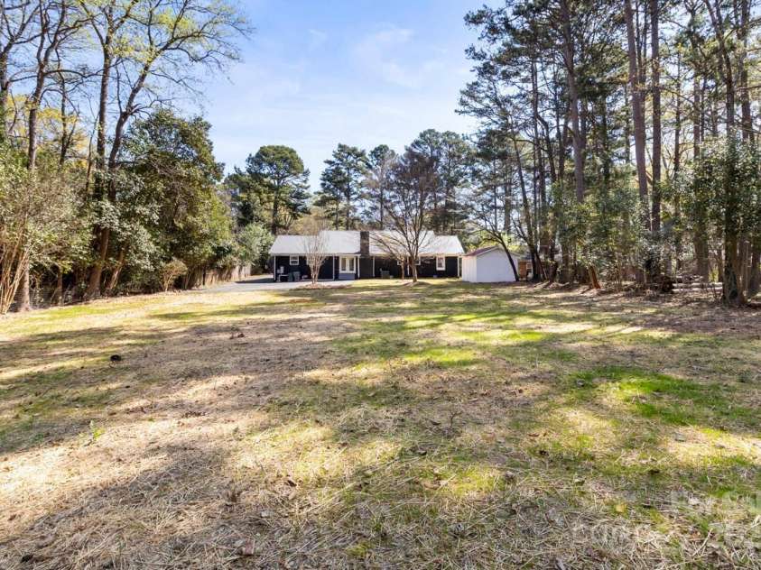 7816 Wallace Lane, Charlotte, NC 28212.  MLS# CAR4241119, YatesRealty ID 15504. 