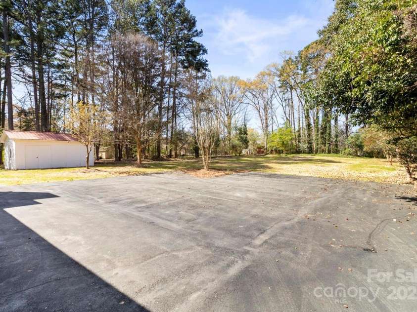 7816 Wallace Lane, Charlotte, NC 28212.  MLS# CAR4241119, YatesRealty ID 15504. 