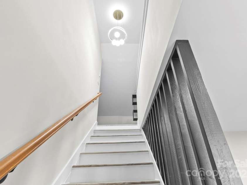 7816 Wallace Lane, Charlotte, NC 28212.  MLS# CAR4241119, YatesRealty ID 15504. 