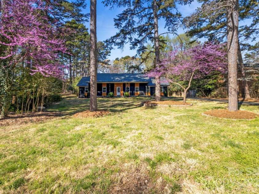 7816 Wallace Lane, Charlotte, NC 28212.  MLS# CAR4241119, YatesRealty ID 15504. 