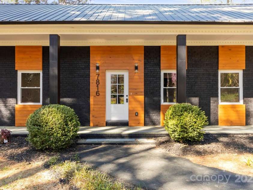 7816 Wallace Lane, Charlotte, NC 28212.  MLS# CAR4241119, YatesRealty ID 15504. 