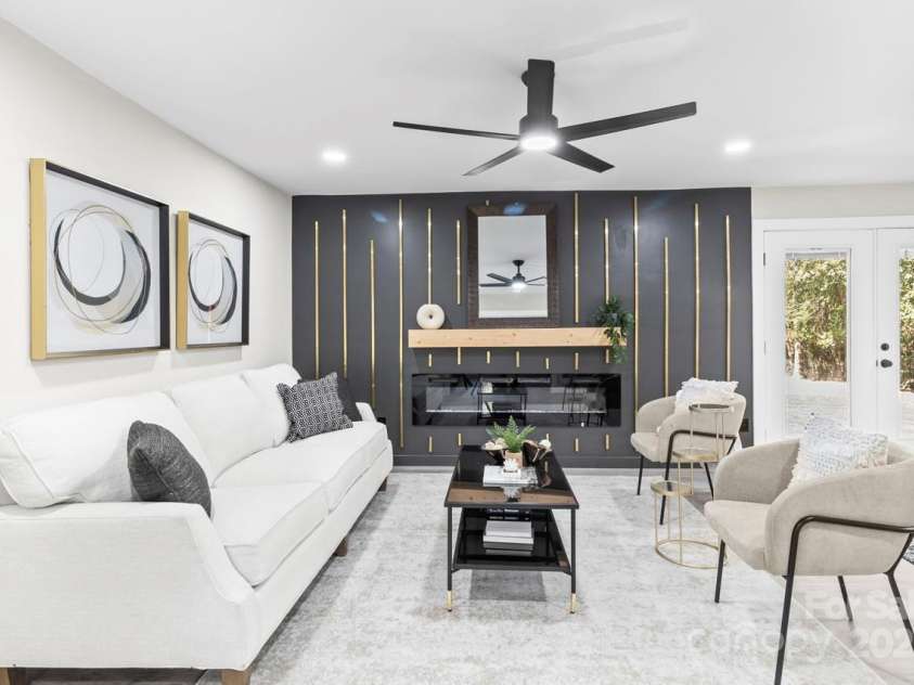 7816 Wallace Lane, Charlotte, NC 28212.  MLS# CAR4241119, YatesRealty ID 15504. 
