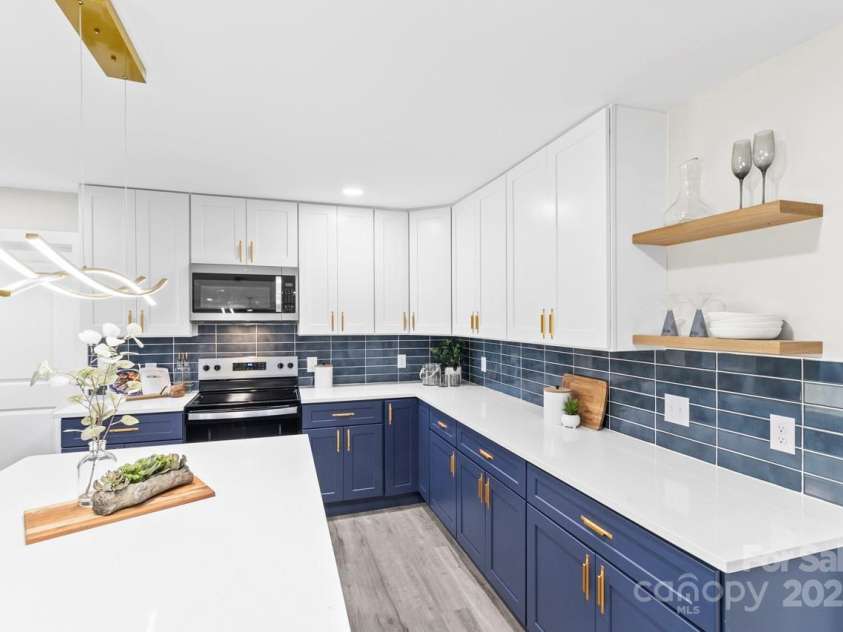 7816 Wallace Lane, Charlotte, NC 28212.  MLS# CAR4241119, YatesRealty ID 15504. 