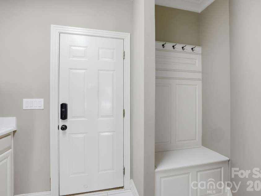 19760 Hagen Knoll Drive, Davidson, NC 28036.  MLS# CAR4364662, YatesRealty ID 15505. 