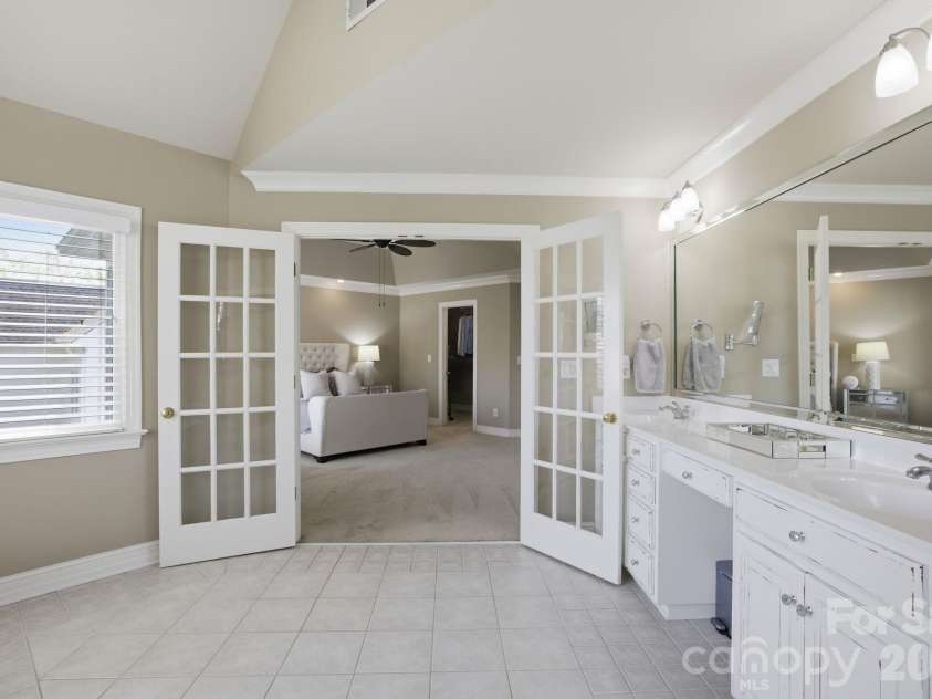 19760 Hagen Knoll Drive, Davidson, NC 28036.  MLS# CAR4364662, YatesRealty ID 15505. 
