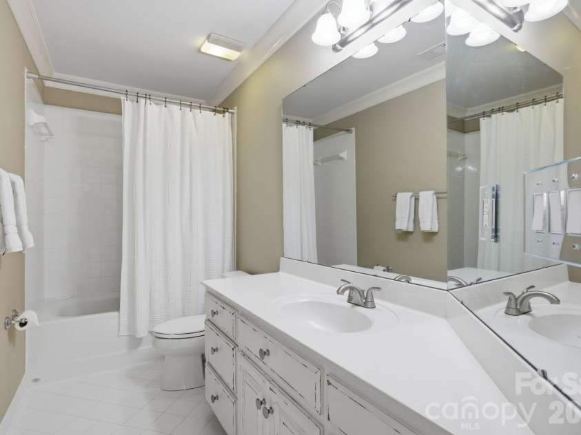 19760 Hagen Knoll Drive, Davidson, NC 28036.  MLS# CAR4364662, YatesRealty ID 15505. 