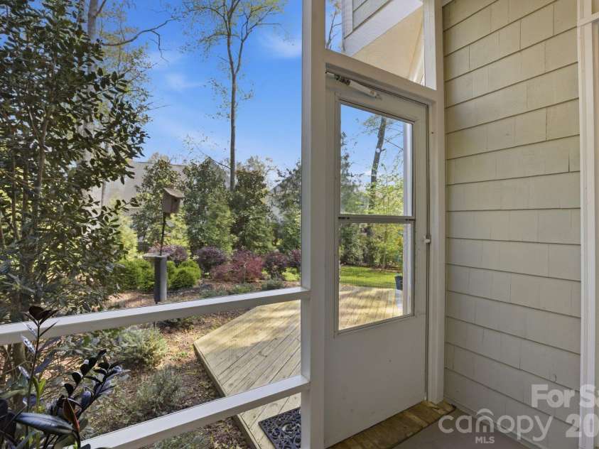 19760 Hagen Knoll Drive, Davidson, NC 28036.  MLS# CAR4364662, YatesRealty ID 15505. 