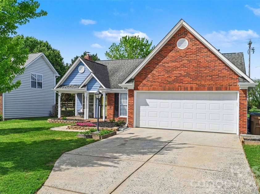 3303 Brookstone Trail, Indian Trail, NC 28079.  MLS# CAR4368145, YatesRealty ID 15506. 