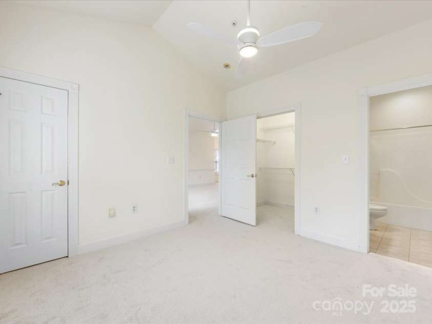 8759 Coralbell Lane, Charlotte, NC 28213.  MLS# CAR4231627, YatesRealty ID 15506. Primary with ensuite