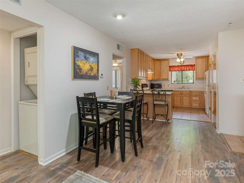 55 Lake Drive, Hendersonville, NC 28739.  MLS# CAR4263236, YatesRealty ID 15507. 