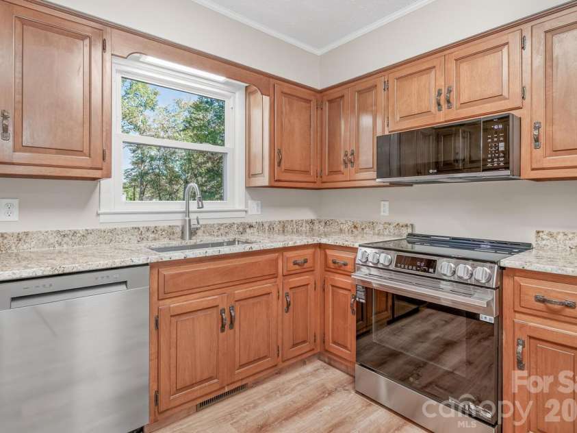 126 Anthony Drive, East Flat Rock, NC 28726.  MLS# CAR4370861, YatesRealty ID 15508. 