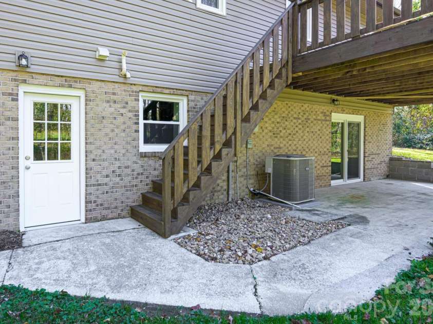 126 Anthony Drive, East Flat Rock, NC 28726.  MLS# CAR4370861, YatesRealty ID 15508. 