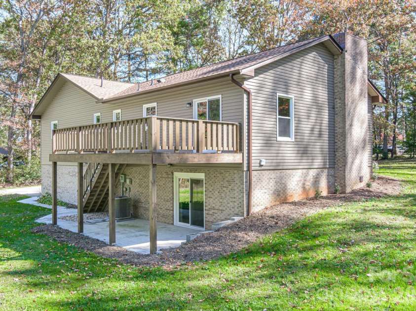 126 Anthony Drive, East Flat Rock, NC 28726.  MLS# CAR4370861, YatesRealty ID 15508. 