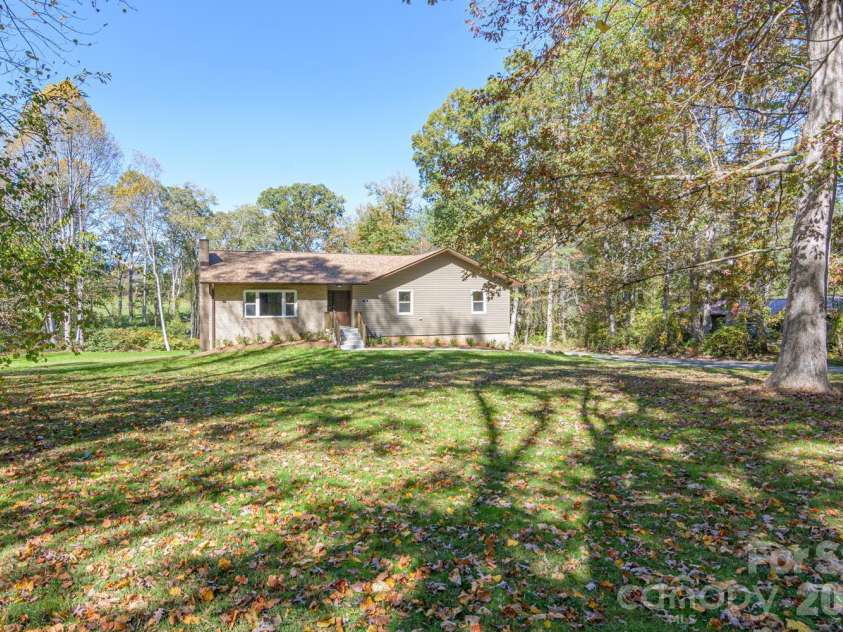 126 Anthony Drive, East Flat Rock, NC 28726.  MLS# CAR4370861, YatesRealty ID 15508. 