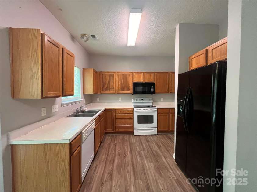 716 Coy Court, Charlotte, NC 28216.  MLS# CAR4257209, YatesRealty ID 15508. 