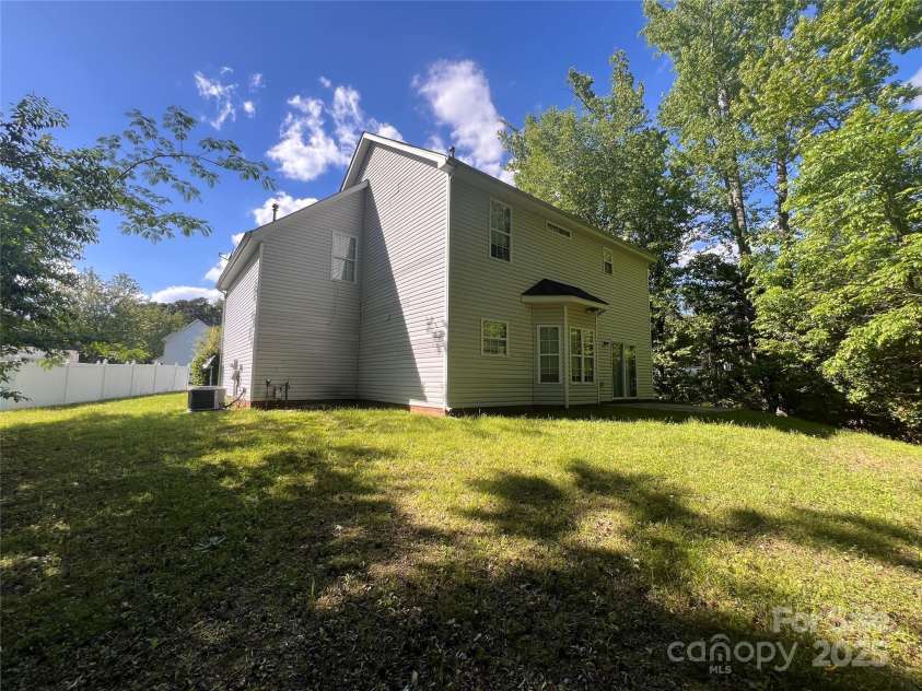 716 Coy Court, Charlotte, NC 28216.  MLS# CAR4257209, YatesRealty ID 15508. 