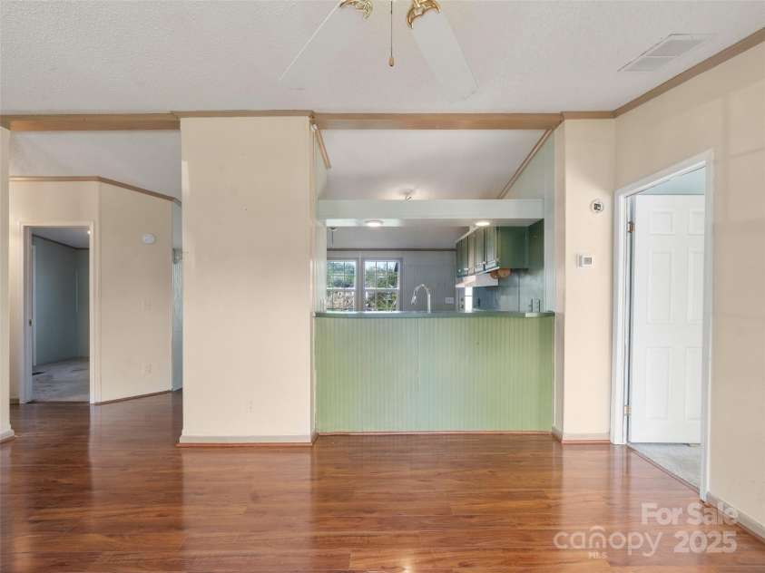 236 White Ash Circle, Hendersonville, NC 28739.  MLS# CAR4253483, YatesRealty ID 15509. 