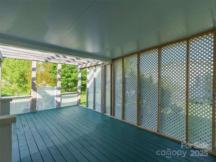 236 White Ash Circle, Hendersonville, NC 28739.  MLS# CAR4253483, YatesRealty ID 15509. 