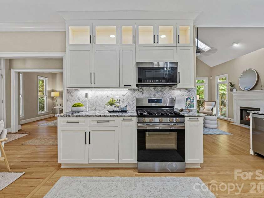 254 Bay Harbour Road, Mooresville, NC 28117.  MLS# CAR4333740, YatesRealty ID 15509. Kitchen